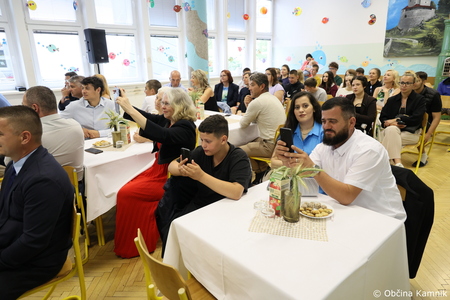 Devetošolci Osnovne šole 27. julij Kamnik naše zgodbe se ne končajo – postanejo le spomini (16)
